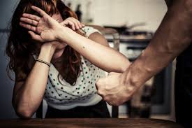 Femminicidio, la piaga sociale: uccise perché donne