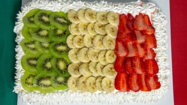 Dolci per il 25 aprile: la torta tricolore
