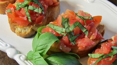 Antipasti estivi: 3 tipi diversi di bruschette