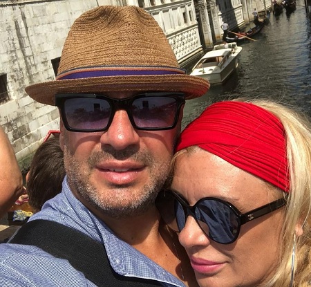 Tina Cipollari ufficializza il suo fidanzamento con Vincenzo Ferrara