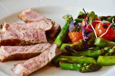 Diete low carb: funzionano? Sono salutari o nocive per il corpo?