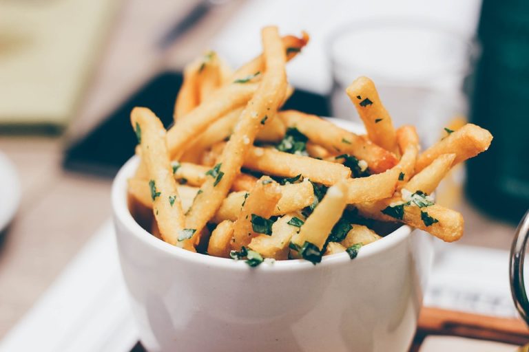 Patatine fritte: come cucinarle in modo dietetico