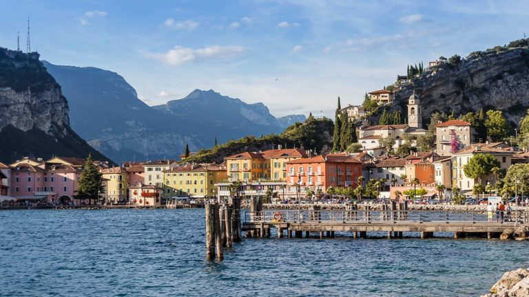 Lago di Garda: riversate tonnellate di detriti per scongiurare allagamenti nel veronese