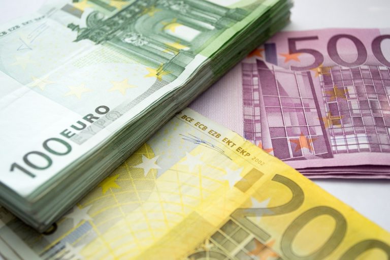 Retribuzioni in calo, i dati Istat
