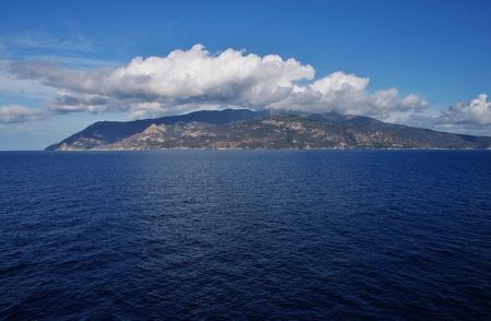 Prenotare vacanze all’isola d’Elba: conviene online o nelle agenzie di viaggio?