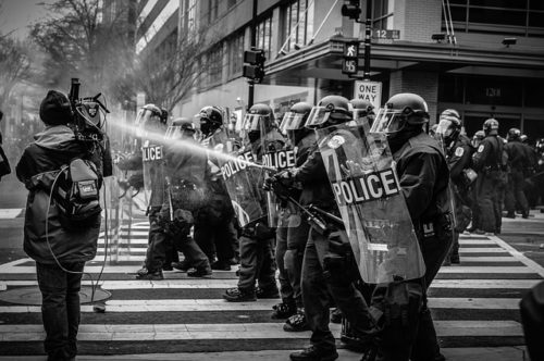 Genova: ferito un giornalista di “La Repubblica” negli scontri