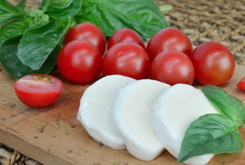 Mozzarella fior di latte: proprietà, preparazione e dove acquistarla