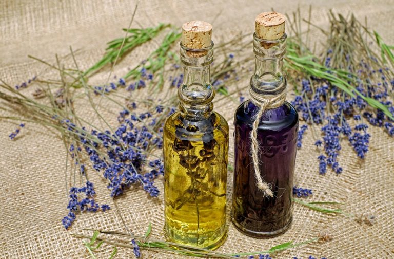 Quali sono i benefici dell’olio di Marula per pelle, capelli e unghie?