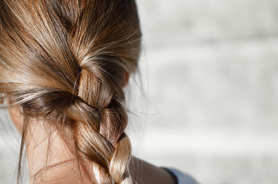 Capelli perfetti lisci o ricci: consigli e idee