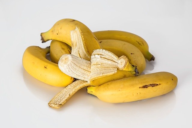Banane: fanno ingrassare? Calorie, benefici e quando evitarle