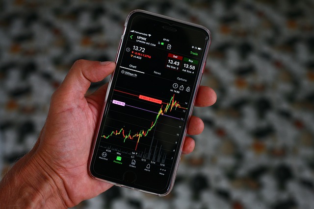 Azioni Intesa Biz: è vantaggioso investire in esse? Che cosa si sa sul loro andamento?