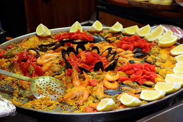 Paella di pesce: come si prepara? Quali sono i suoi ingredienti?