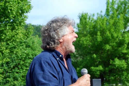 Scontro Grillo-Conte: nel Movimento si cerca di ricucire
