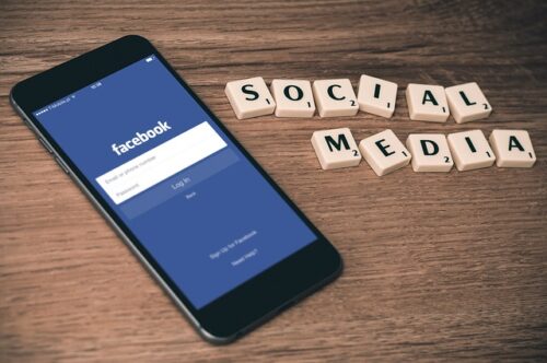 Nuova piattaforma Meta: Zuckerberg blocca il Face Recognition per il futuro Facebook