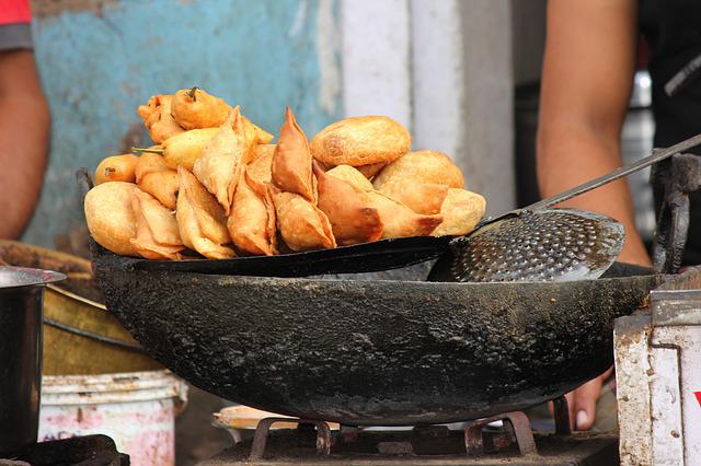 Samosas: ecco cosa si sa di questo antipasto indiano