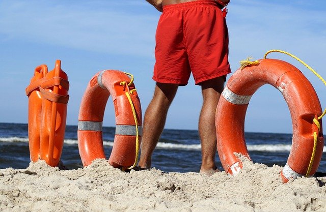 Quanto guadagna un bagnino? Come ci si diventa?