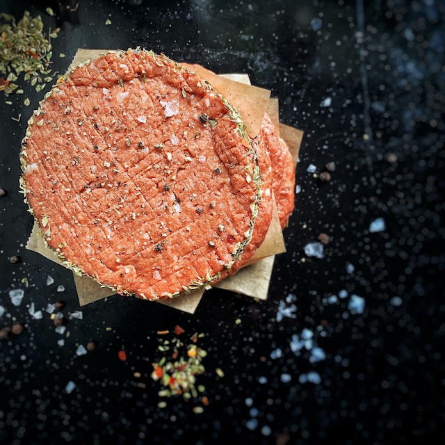 Carne artificiale: sarà davvero uno dei cibi del futuro?