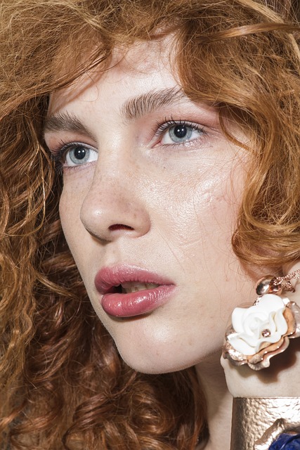 Lentiggini finte: come crearle con il makeup?