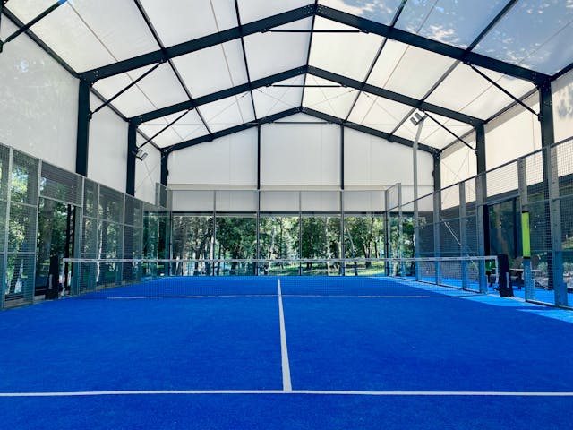 Come gestire la messa a norma e la manutenzione di un campo da padel