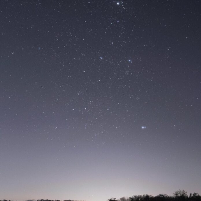 la-costellazione-con-le-stelle-betelgeuse-e-rigel-orione-guida-allosservazione